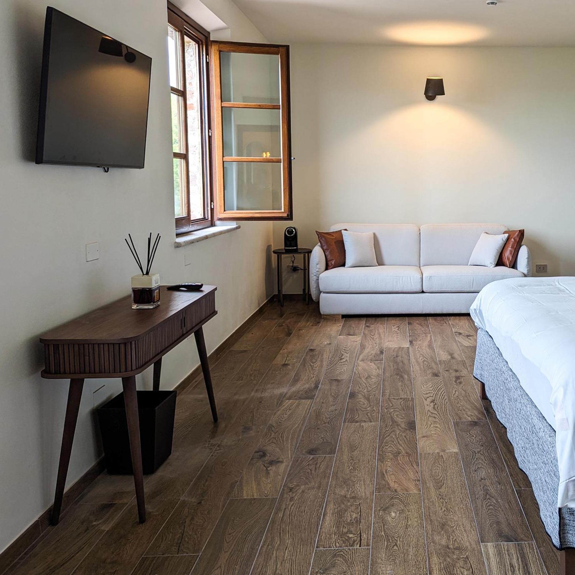 Poggio Paradiso Resort & Spa Montefollonico 外观 照片