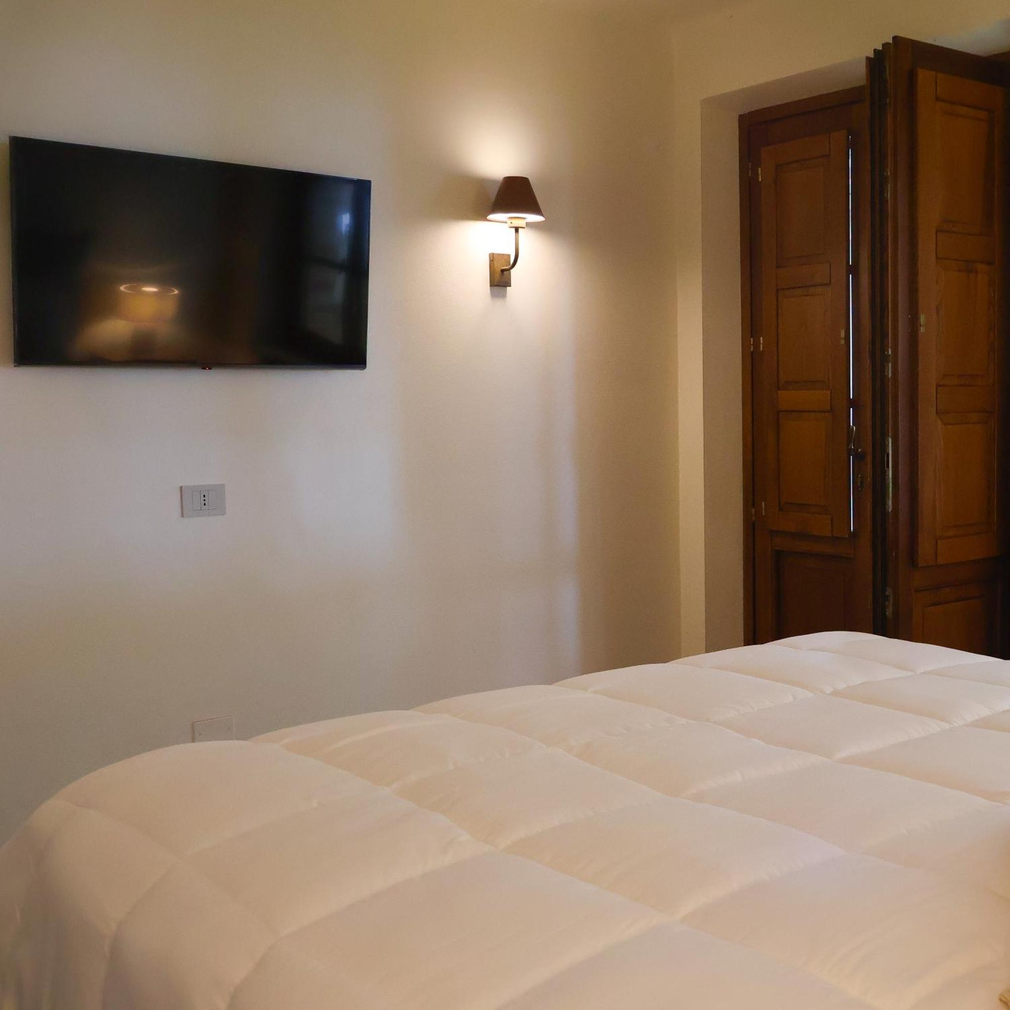 Poggio Paradiso Resort & Spa Montefollonico 外观 照片