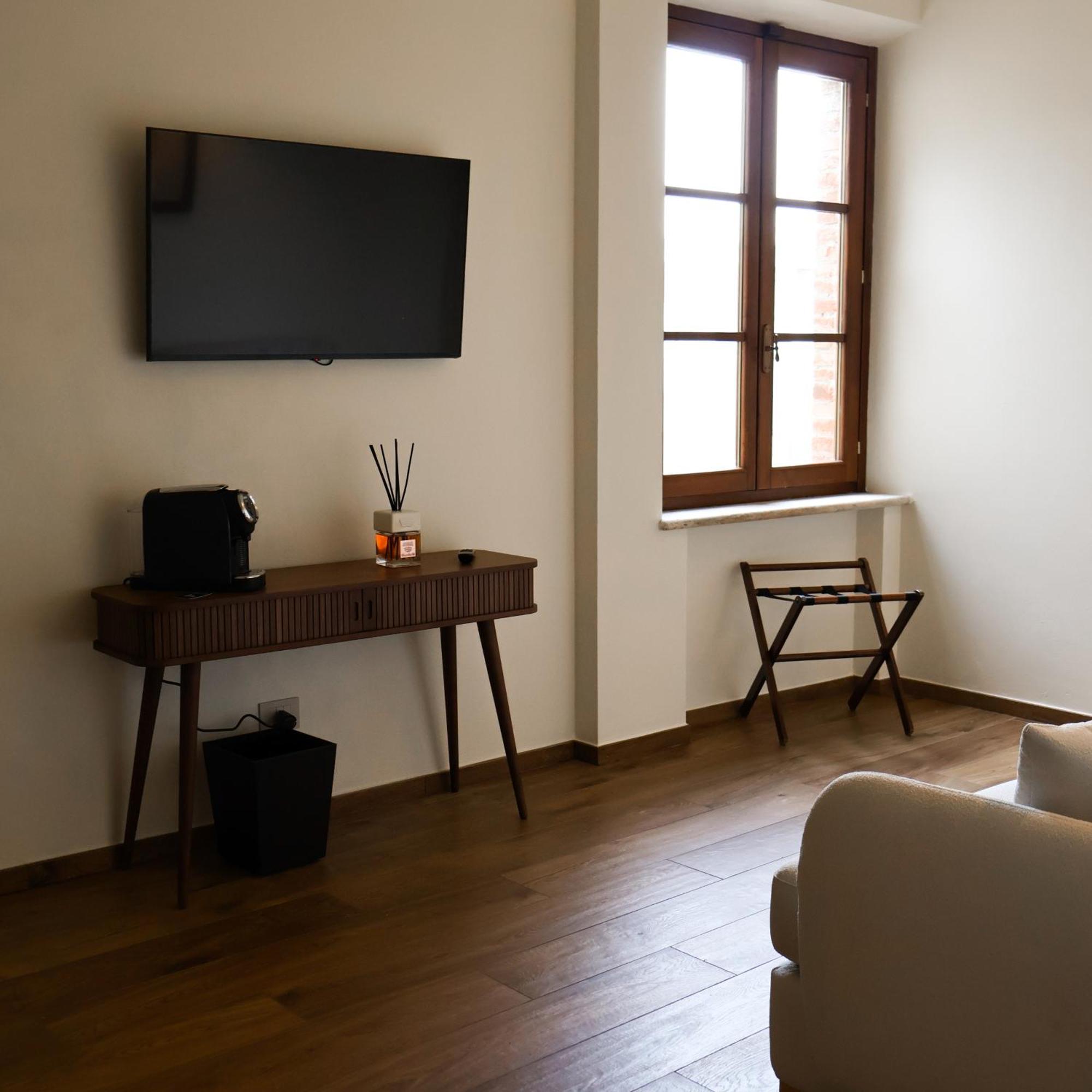 Poggio Paradiso Resort & Spa Montefollonico 外观 照片
