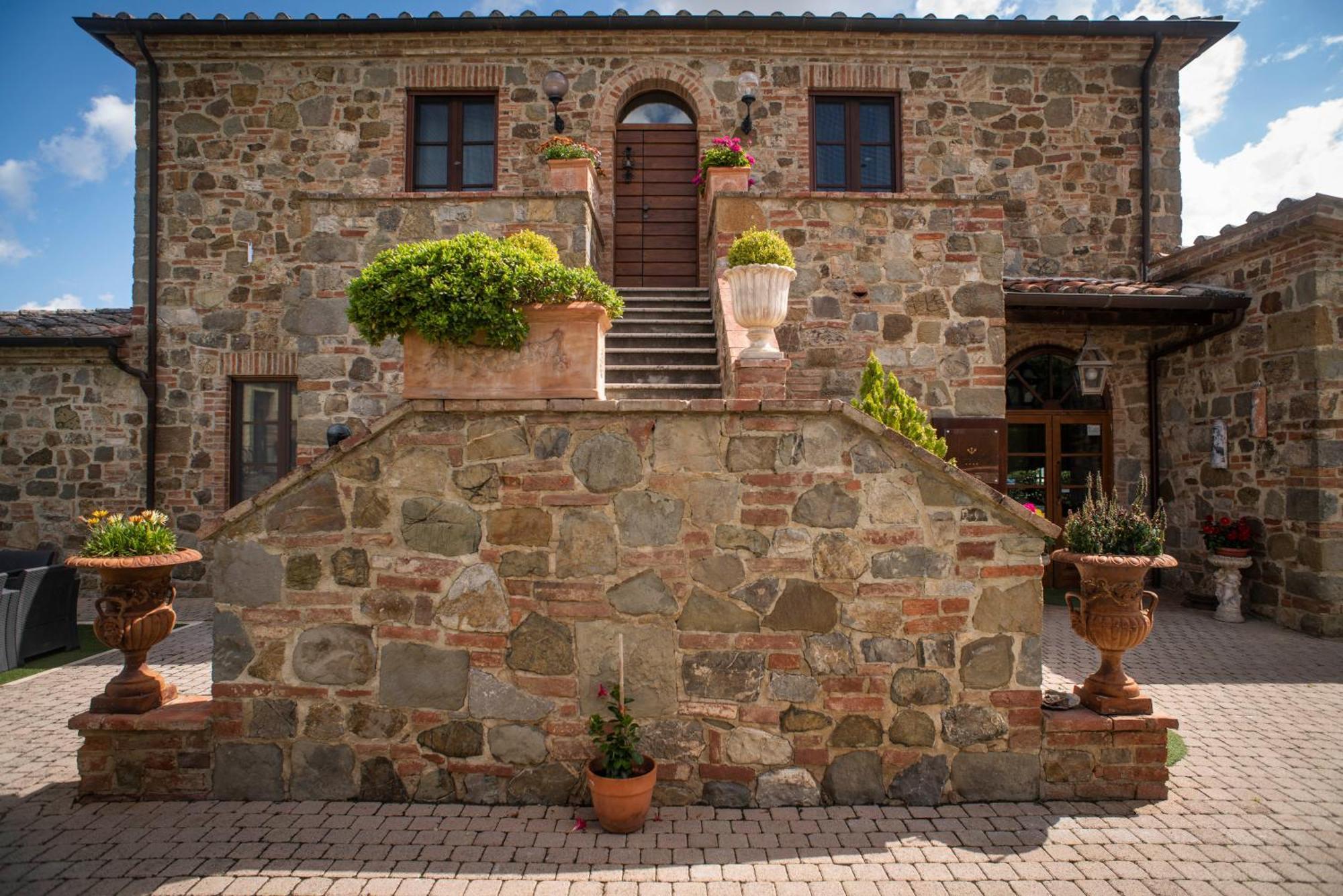 Poggio Paradiso Resort & Spa Montefollonico 外观 照片