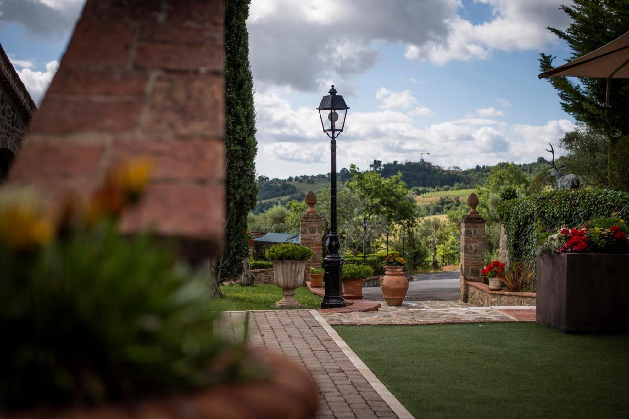 Poggio Paradiso Resort & Spa Montefollonico 外观 照片