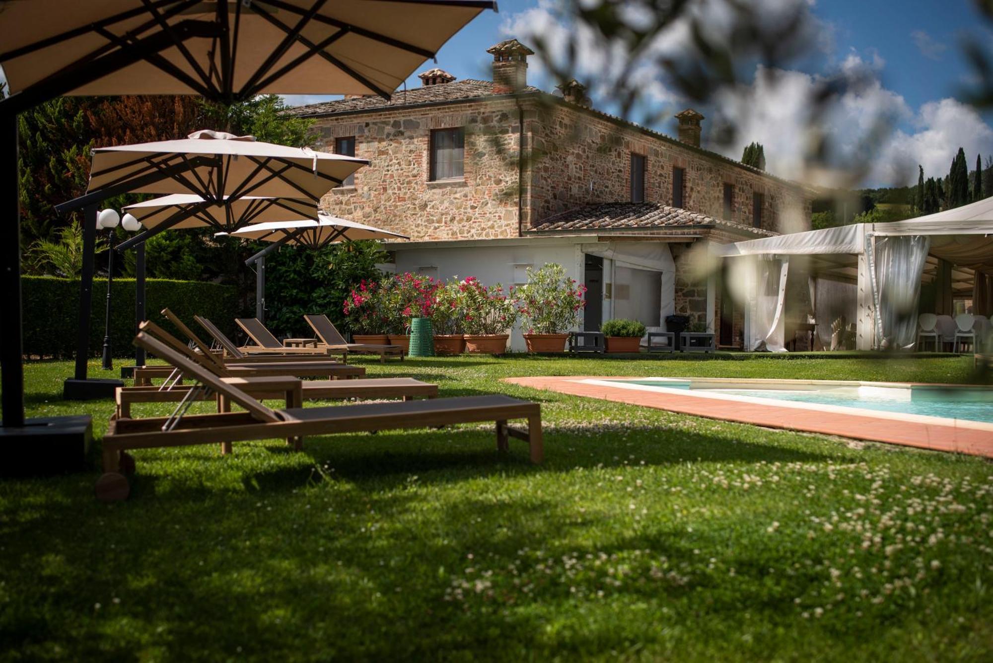 Poggio Paradiso Resort & Spa Montefollonico 外观 照片