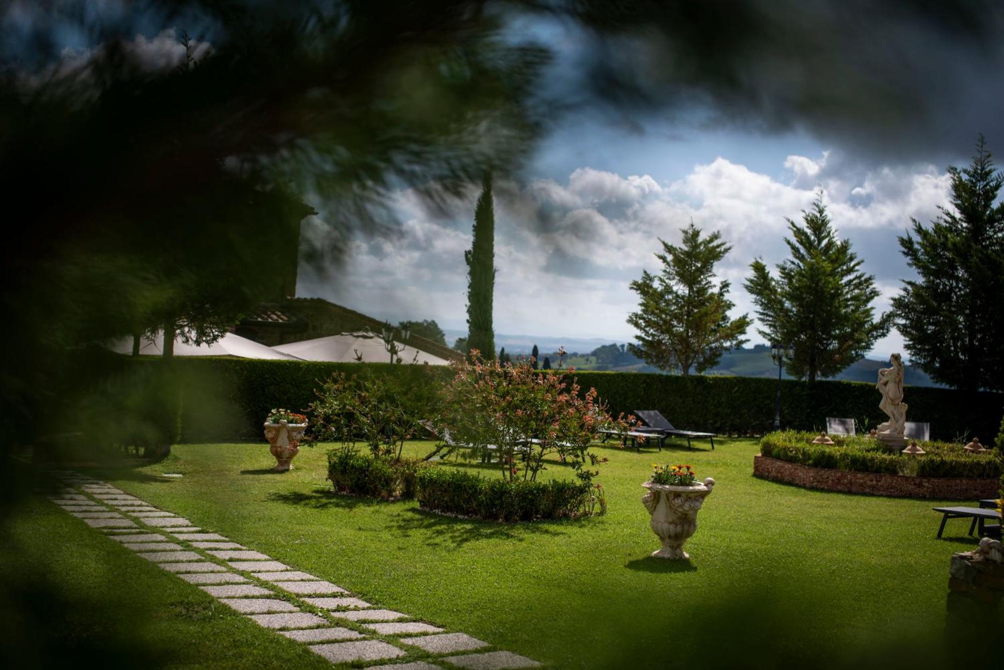 Poggio Paradiso Resort & Spa Montefollonico 外观 照片