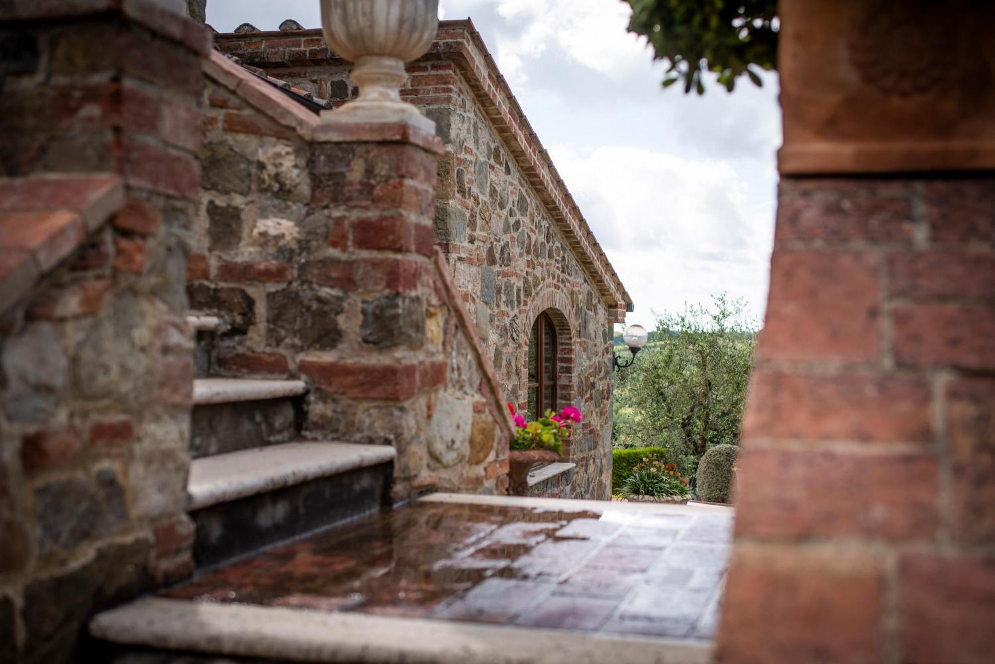 Poggio Paradiso Resort & Spa Montefollonico 外观 照片